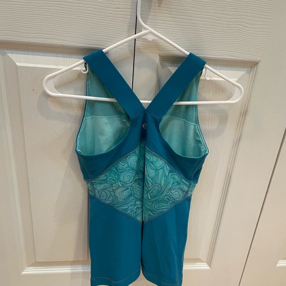 Lululemon tank - Picture 3 of 4